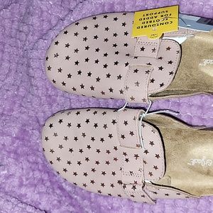 🔥 SALE!  Cat & Jack Pink Star Clogs Size 3